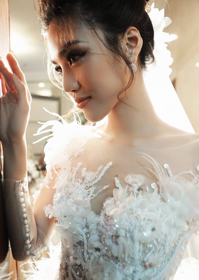 Chiêm ngưỡng cô dâu Lan Khuê trong váy cưới lộng lẫy trước ngày lên xe hoa
