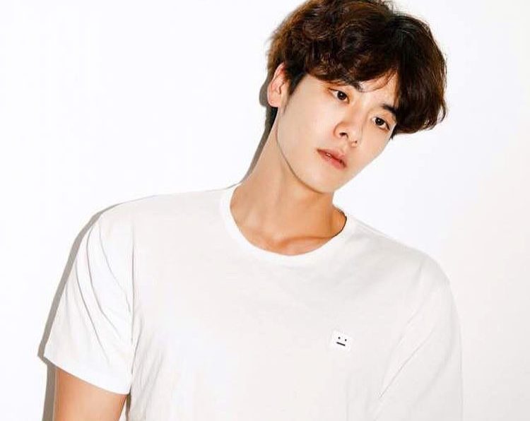 Jang Sung Hoon - Chàng Hot boy xứ Hàn cao ngất, đẹp trai như Idol